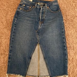 Levi’s denim skirt size 26